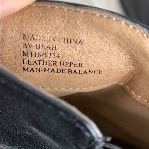 Adrienne Vittadini Beah Black Leather Booties Sz 8 - Picture 5 of 7